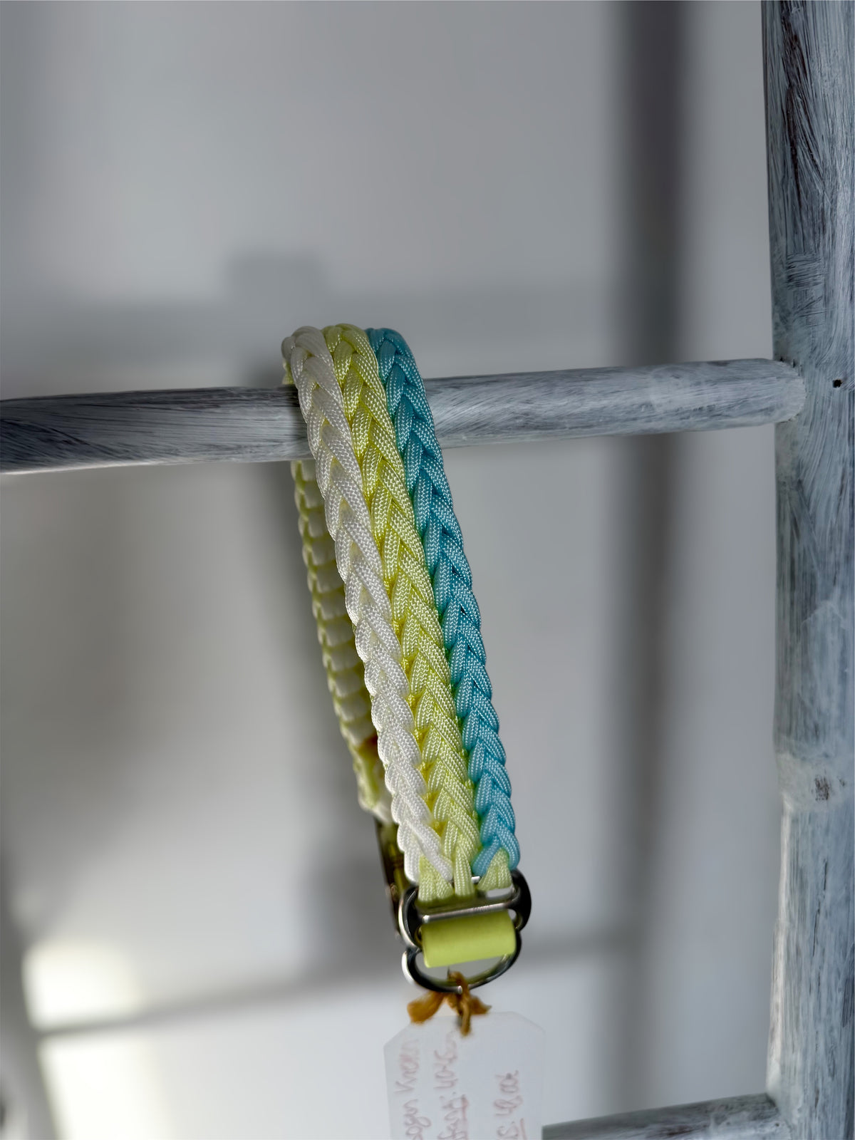 Regenbogen Knoten (Halsumfang 40-45cm)