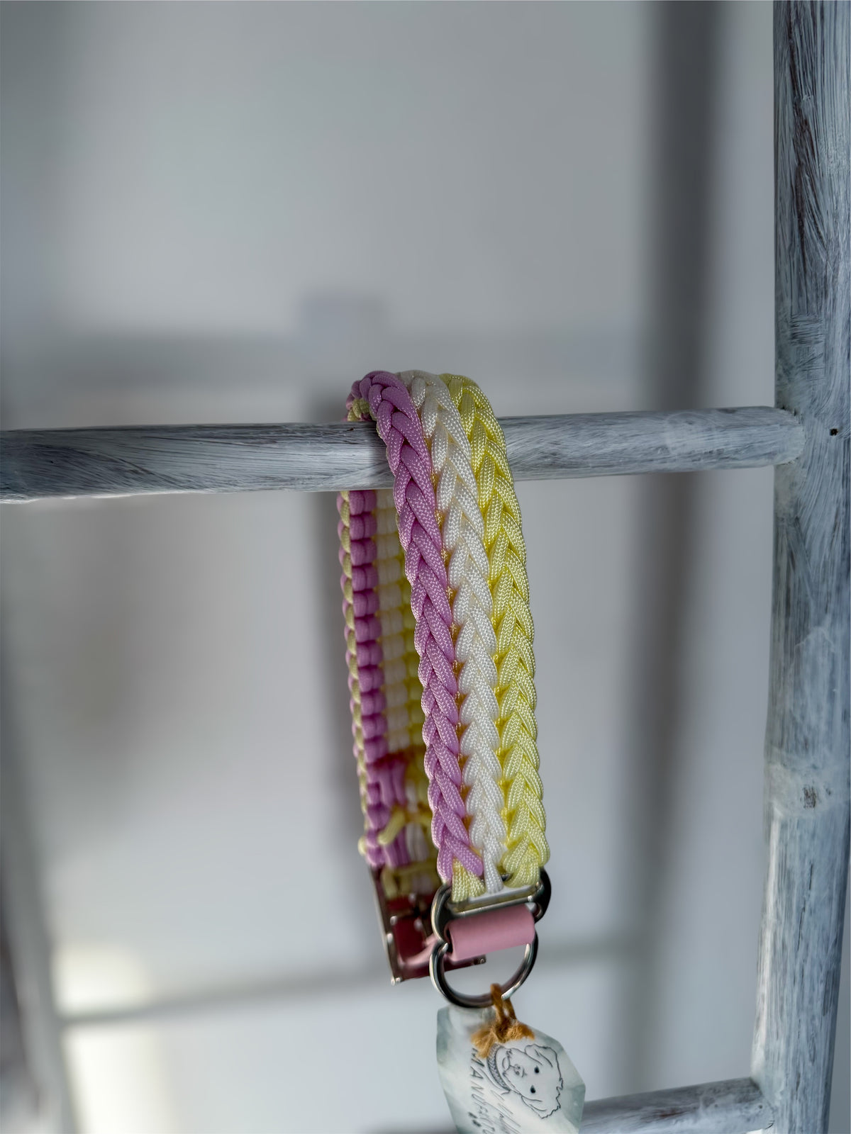 Regenbogen Knoten (Halsumfang 40-45cm)